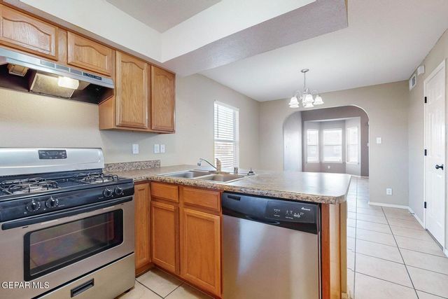 780 DESERT SPRING Drive, Horizon City, TX 79928