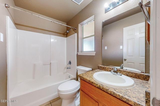 780 DESERT SPRING Drive, Horizon City, TX 79928