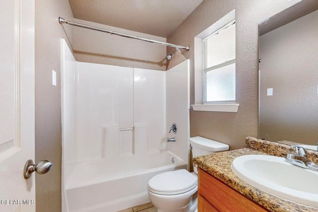 780 DESERT SPRING Drive, Horizon City, TX 79928