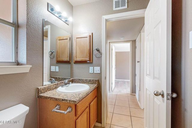 780 DESERT SPRING Drive, Horizon City, TX 79928