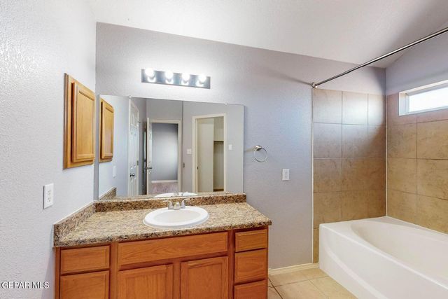 780 DESERT SPRING Drive, Horizon City, TX 79928