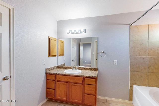 780 DESERT SPRING Drive, Horizon City, TX 79928