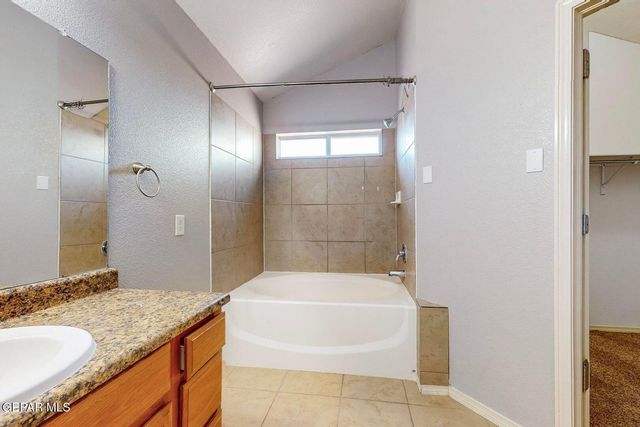 780 DESERT SPRING Drive, Horizon City, TX 79928