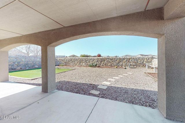 780 DESERT SPRING Drive, Horizon City, TX 79928