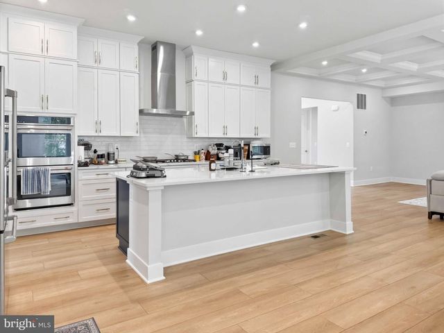 8642 SYCAMORE WAY, Manassas, VA 20112