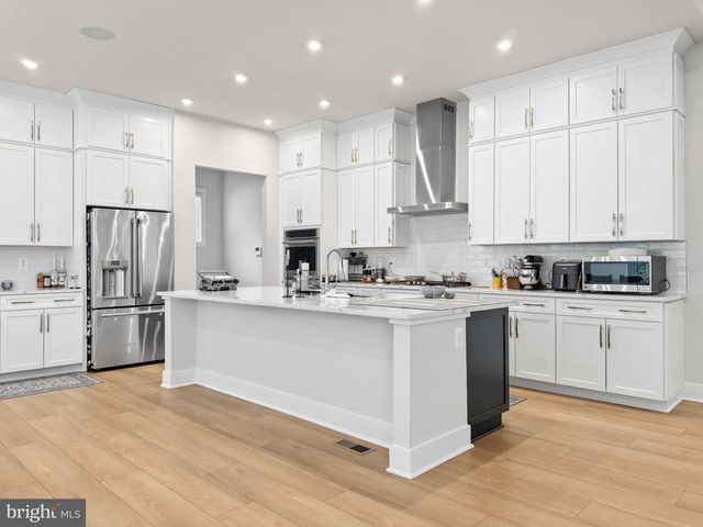 8642 SYCAMORE WAY, Manassas, VA 20112