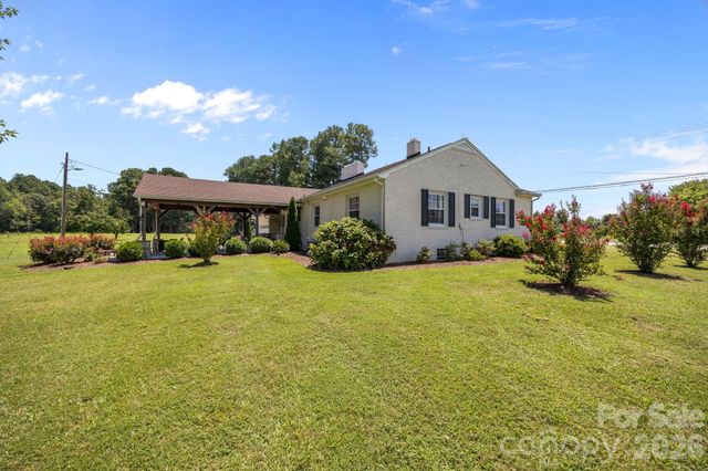 9256 US Highway 311 Highway, Archdale, NC 27263