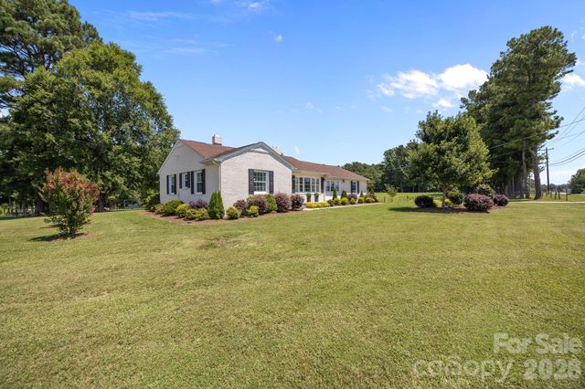9256 US Highway 311 Highway, Archdale, NC 27263