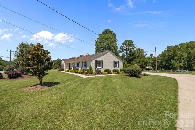 9256 US Highway 311 Highway, Archdale, NC 27263