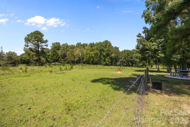 9256 US Highway 311 Highway, Archdale, NC 27263