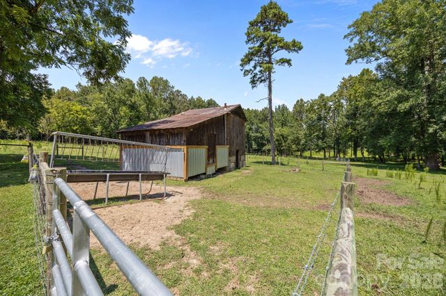 9256 US Highway 311 Highway, Archdale, NC 27263