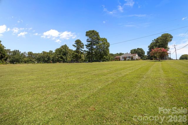 9256 US Highway 311 Highway, Archdale, NC 27263