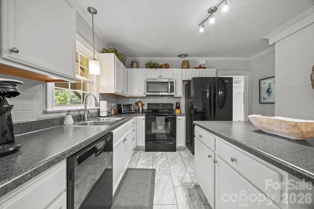 9256 US Highway 311 Highway, Archdale, NC 27263