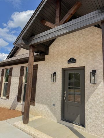 9 King Arthur Court, Greenbrier, AR 72058