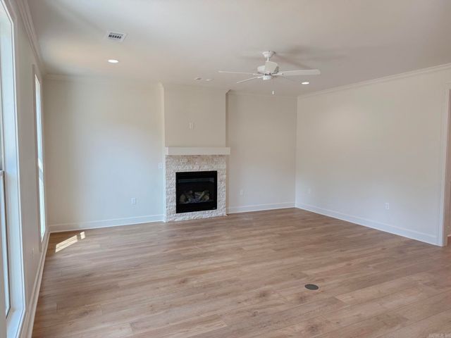 9 King Arthur Court, Greenbrier, AR 72058