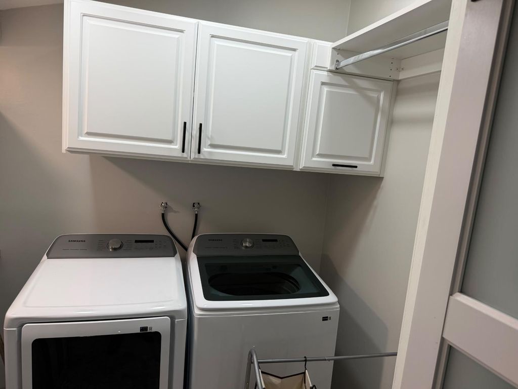 Image 5 of property listing at 2430 W San Jose Avenue, Fresno, CA 93711