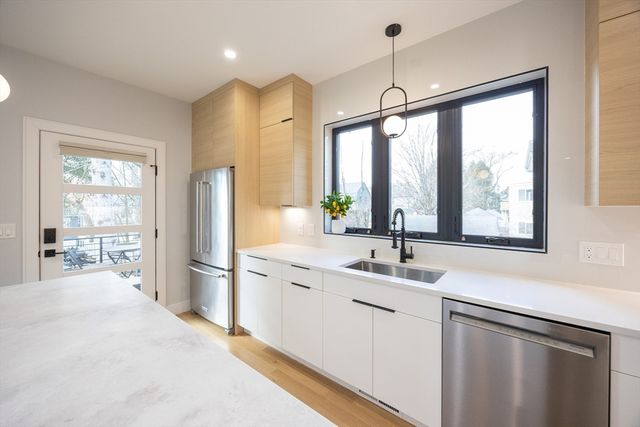 25 Tolman St 2, Waltham, MA 02453