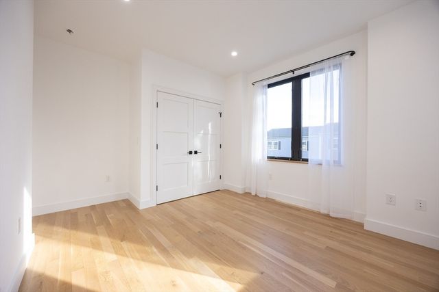 25 Tolman St 2, Waltham, MA 02453