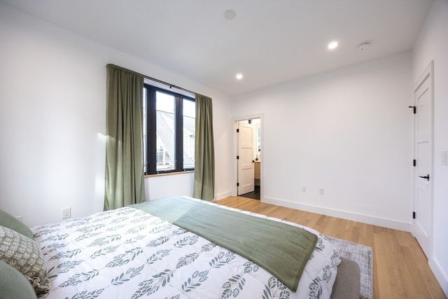 25 Tolman St 2, Waltham, MA 02453