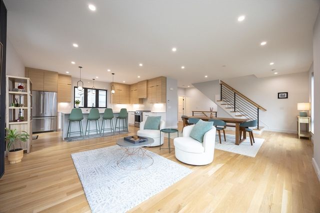 25 Tolman St 2, Waltham, MA 02453