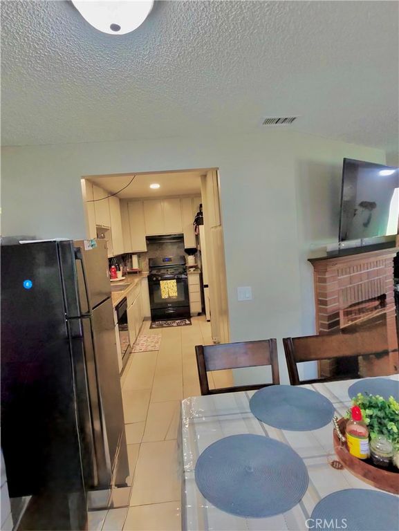 Image 13 of property listing at 1834 N Vineyard A, Ontario, CA 91764