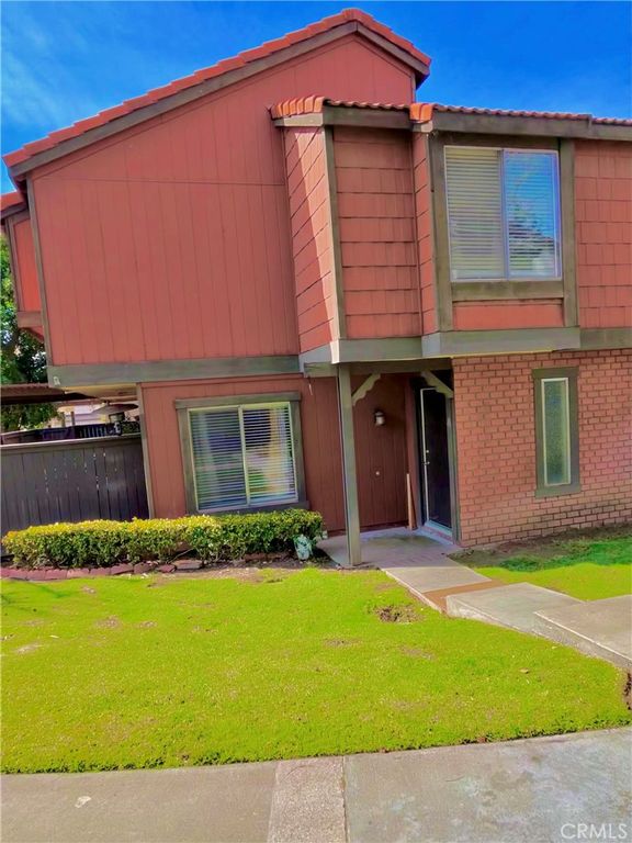 Image 5 of property listing at 1834 N Vineyard A, Ontario, CA 91764