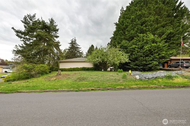 31446 28th Place SW, Federal Way, WA 98023