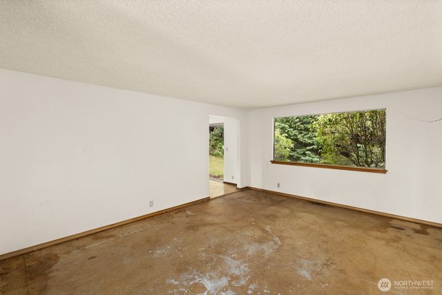 31446 28th Place SW, Federal Way, WA 98023