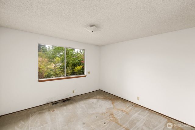 31446 28th Place SW, Federal Way, WA 98023