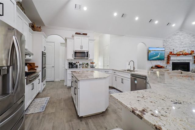 719 Cold Spring Drive, Baytown, TX 77523