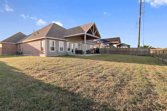 719 Cold Spring Drive, Baytown, TX 77523