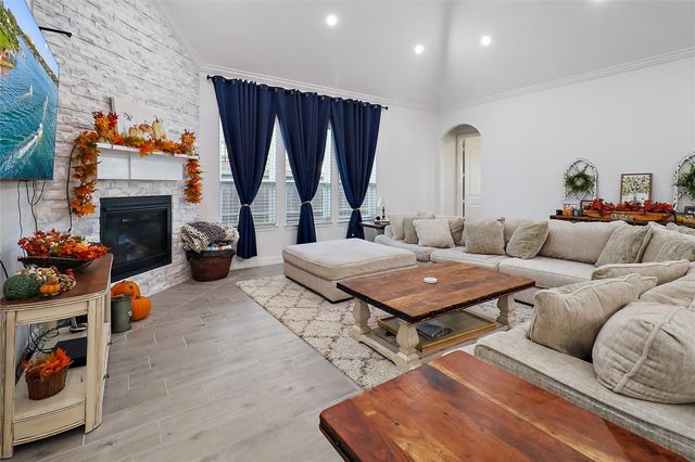 719 Cold Spring Drive, Baytown, TX 77523