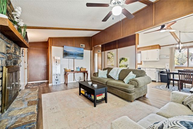 21583 Walnut Street, Garfield, AR 72732