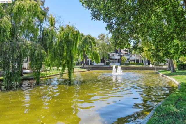 96 Bayside Ct, Richmond, CA 94804