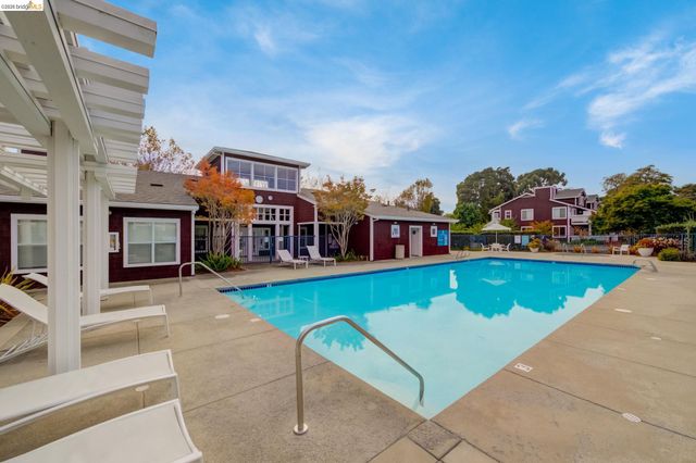 96 Bayside Ct, Richmond, CA 94804