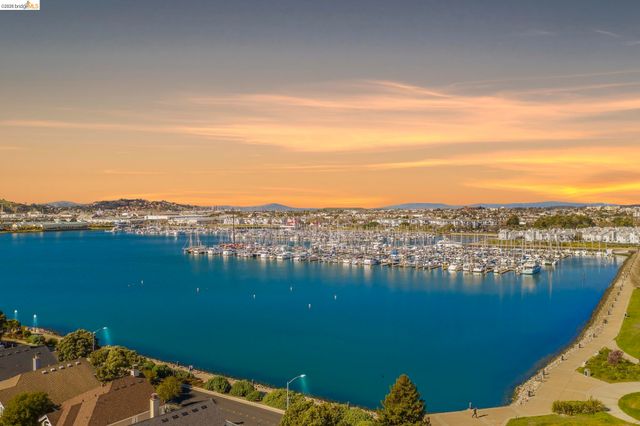 96 Bayside Ct, Richmond, CA 94804