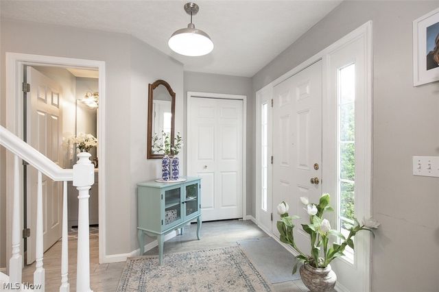 33316 Ambleside Drive, Avon Lake, OH 44012
