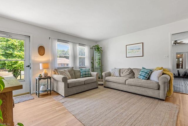 3248 Providence RD, Hayes, VA 23072