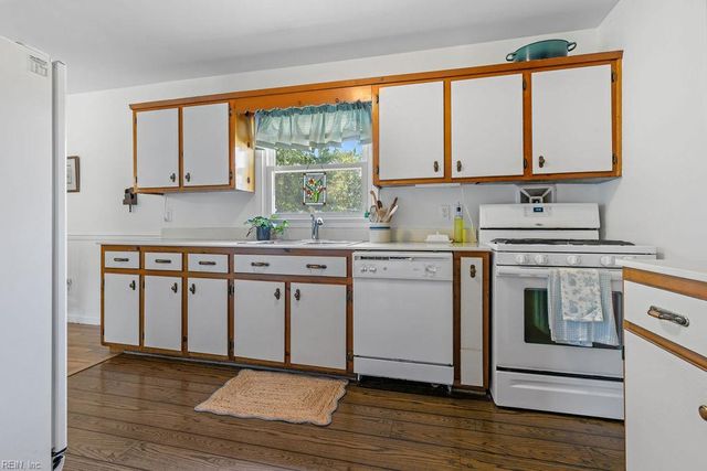 3248 Providence RD, Hayes, VA 23072