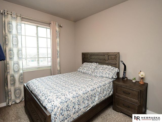 8025 N 84th Street, Omaha, NE 68122