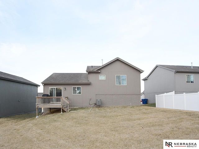 8025 N 84th Street, Omaha, NE 68122