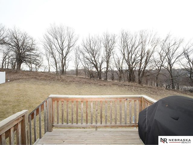 8025 N 84th Street, Omaha, NE 68122