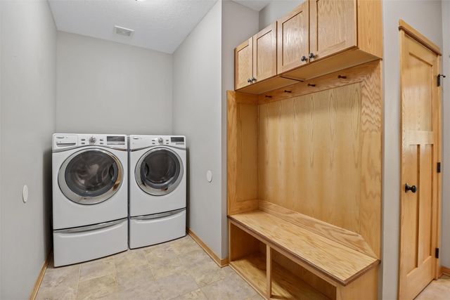 520 Crescent Lane, Norwalk, IA 50211