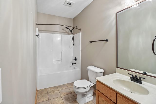 520 Crescent Lane, Norwalk, IA 50211