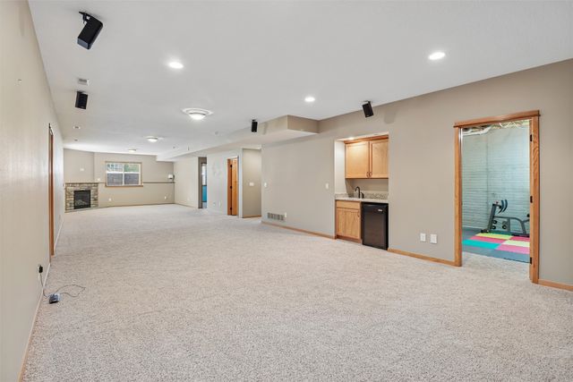520 Crescent Lane, Norwalk, IA 50211