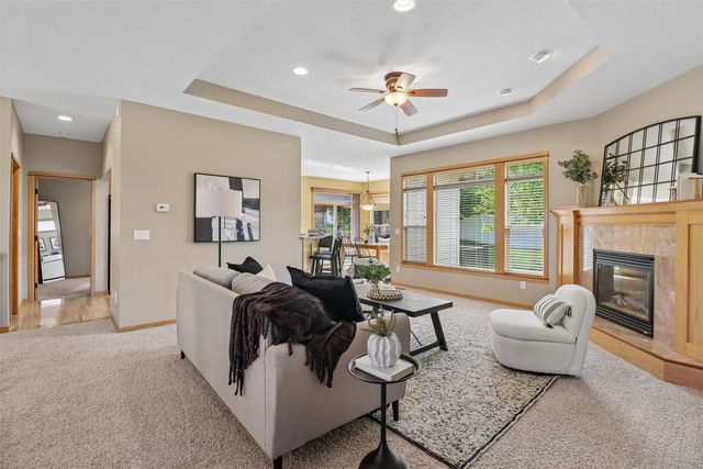 520 Crescent Lane, Norwalk, IA 50211