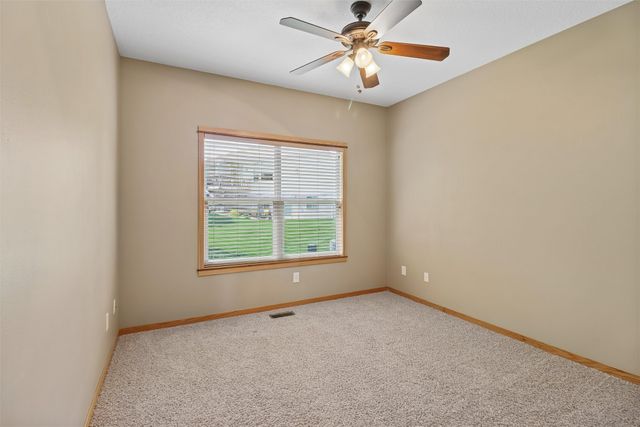 520 Crescent Lane, Norwalk, IA 50211