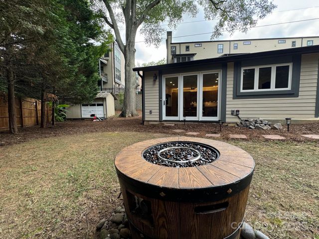 716 E Woodlawn Road, Charlotte, NC 28209