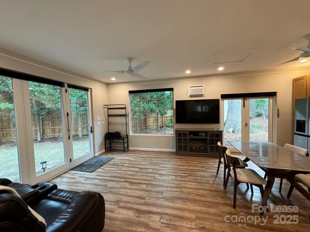 716 E Woodlawn Road, Charlotte, NC 28209