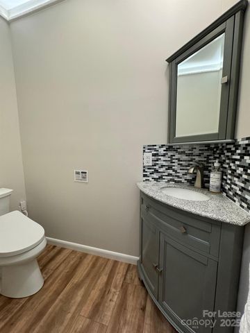 716 E Woodlawn Road, Charlotte, NC 28209